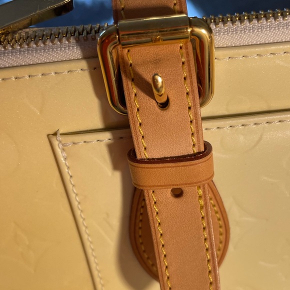 Sold! Louis Vuitton Vernis Rosewood Ave Perle w/ COA - Picture 15 of 17